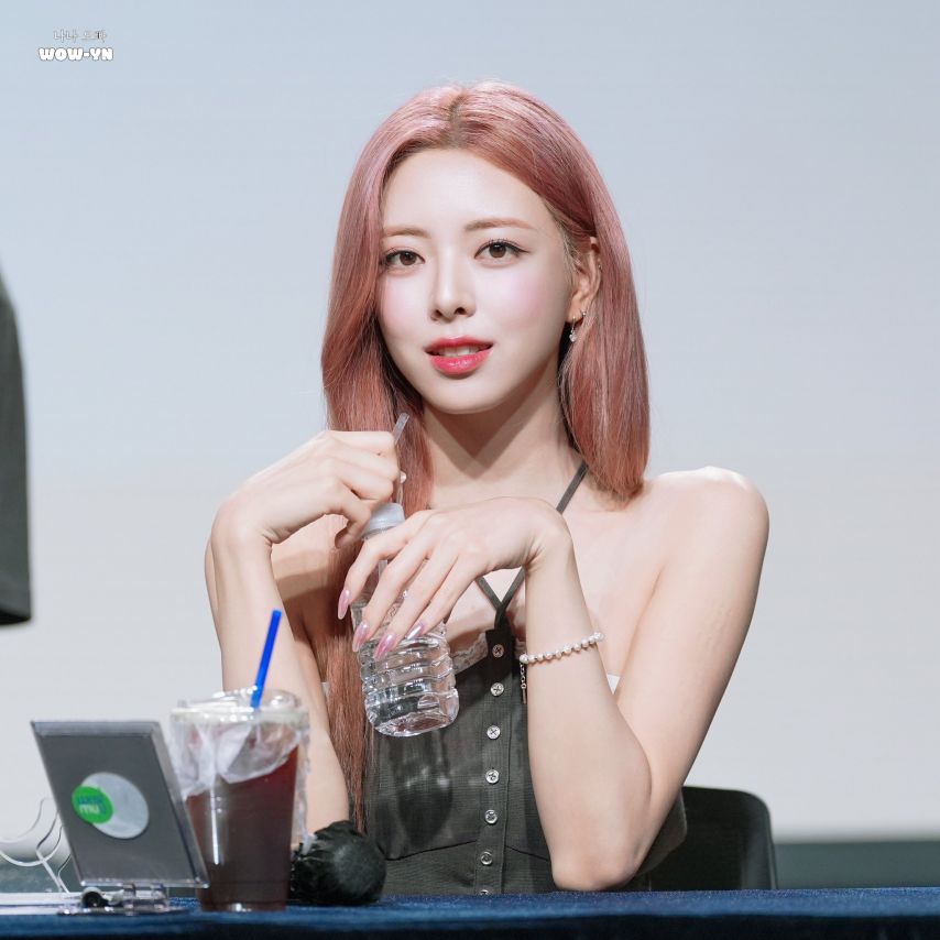 ITZY 유나1_2.jpg