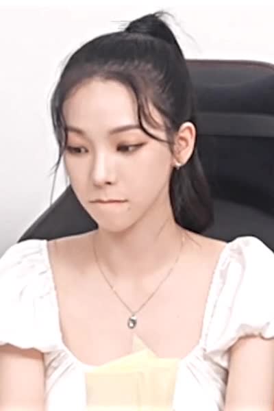 에스파 카리나 버릇.gif