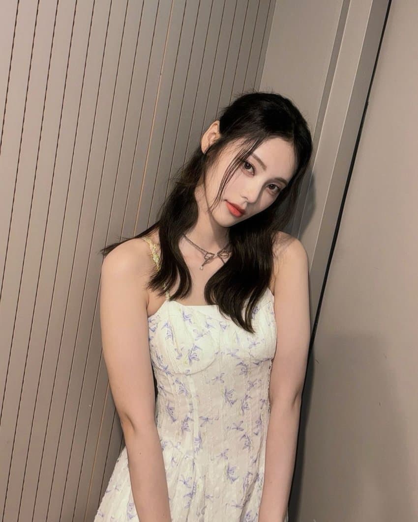 이달의소녀-진솔1_8.jpg
