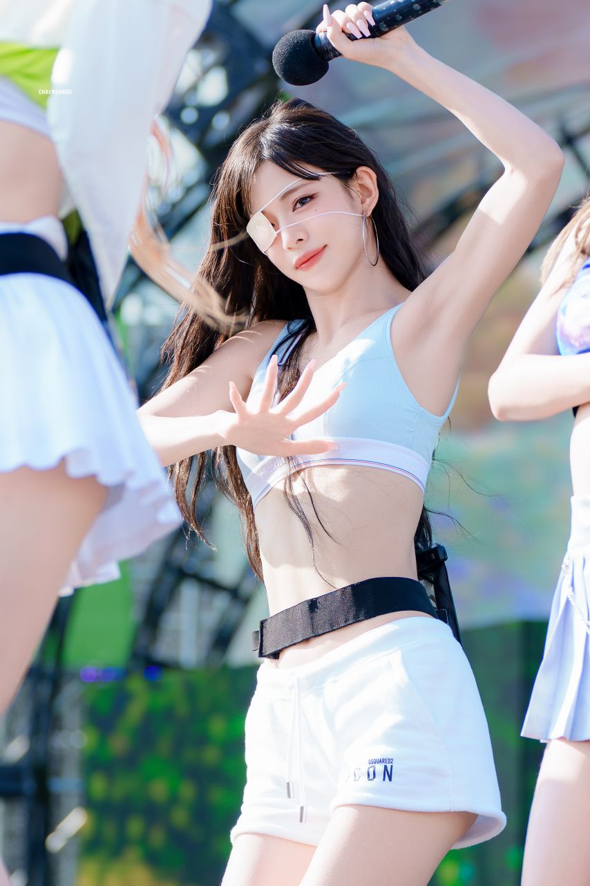 이채영 (프로미스나인)1_4.jpg