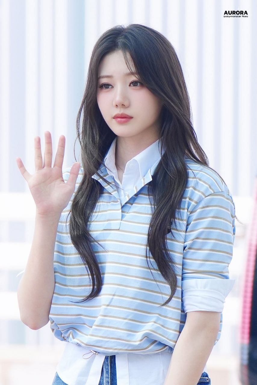 베이비몬스터 로라1_1.jpg
