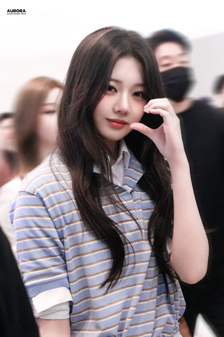 베이비몬스터 로라1_6.jpg