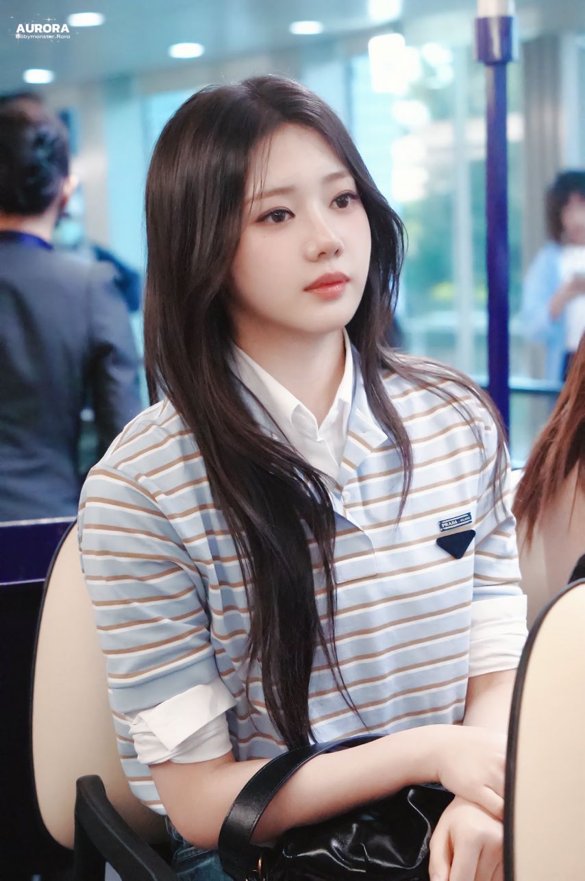 베이비몬스터 로라1_8.jpg