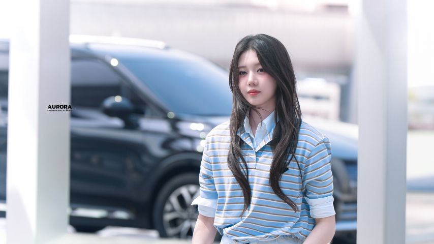 베이비몬스터 로라1_4.jpg