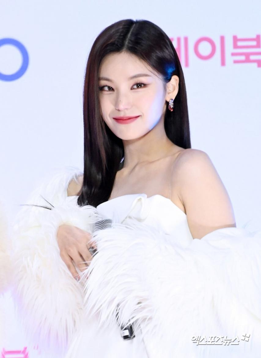 ITZY 예지1_2.jpg