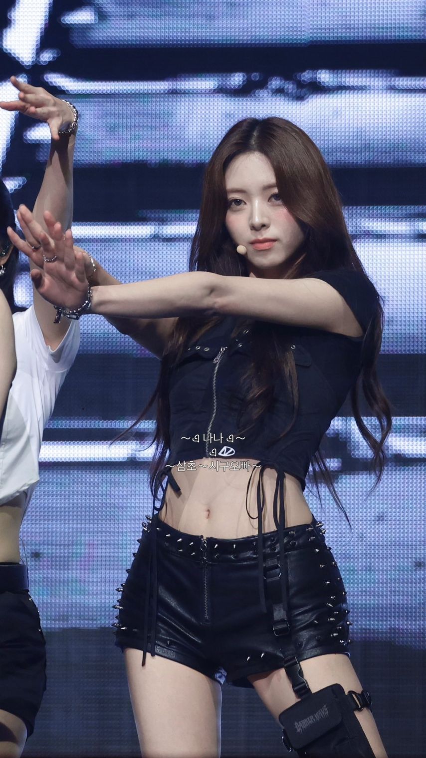 [ITZY] 유나1_3.jpg