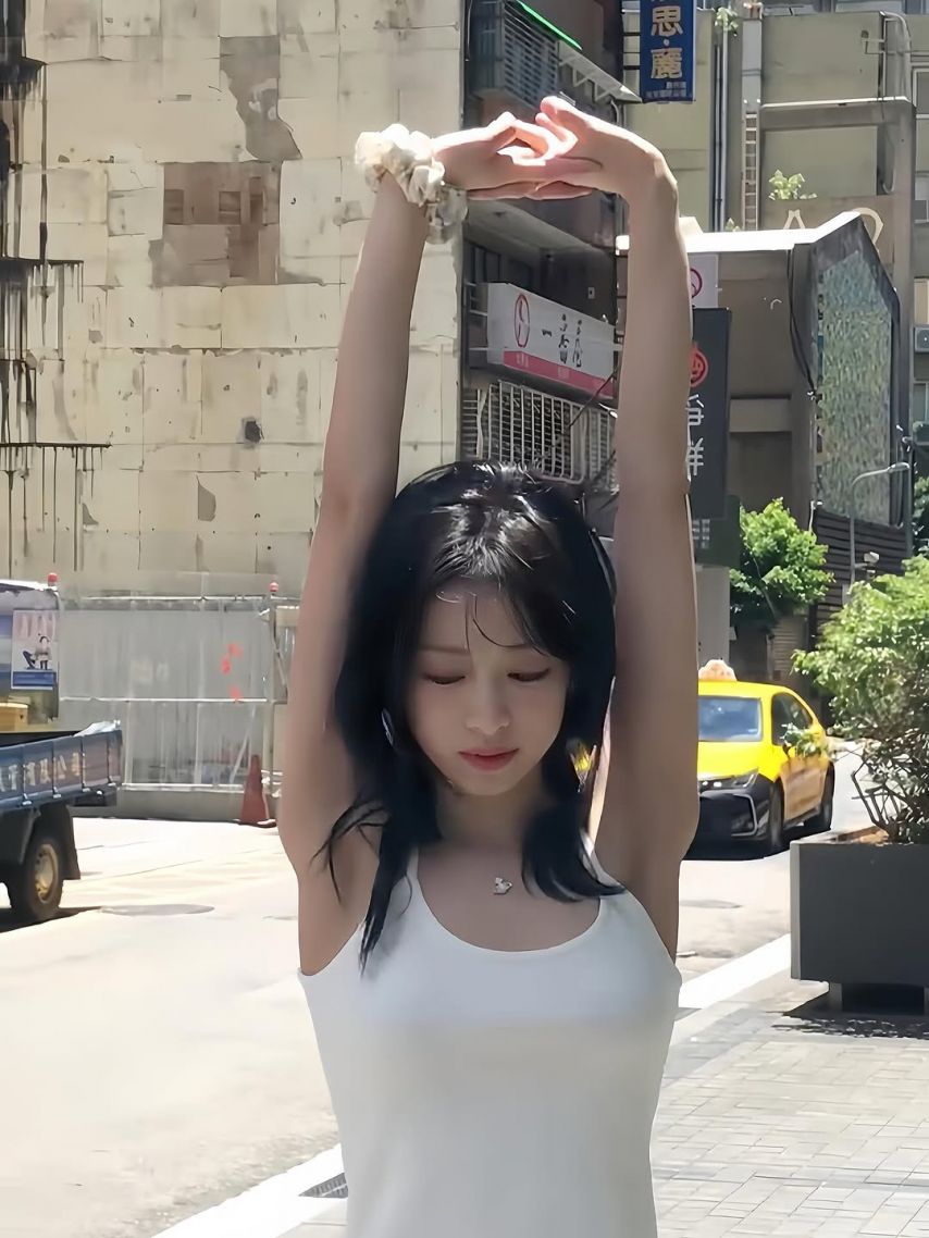 BABYMONSTER (베이비몬스터) 아현1_5.jpg