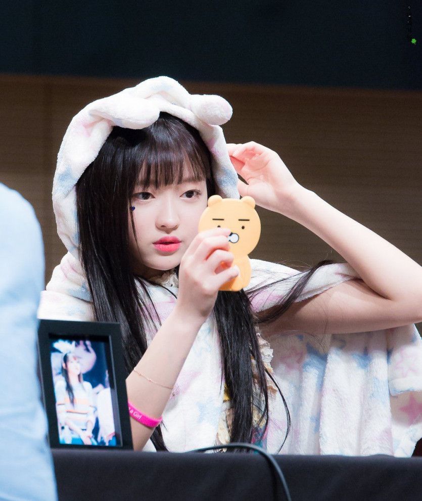 OH MY GIRL 유시아1_4.jpg