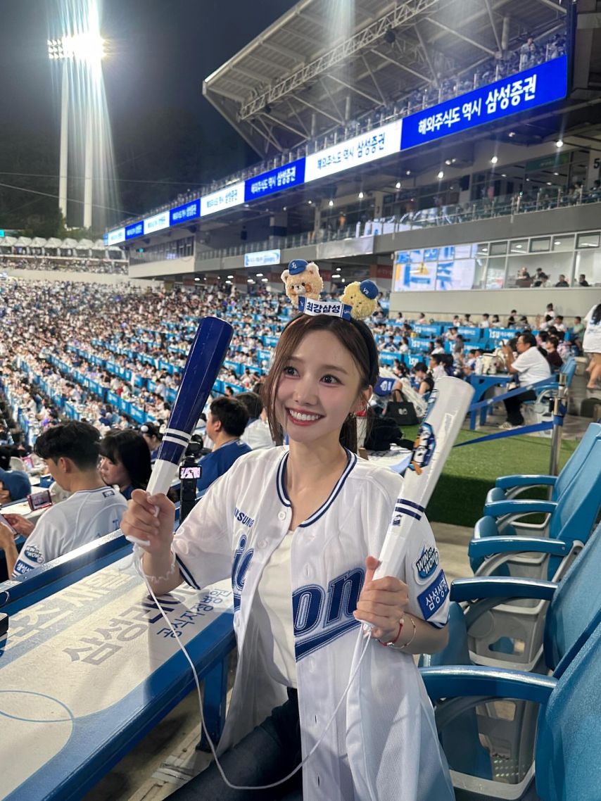 윤수빈 아나운서 인스타1_9.jpeg