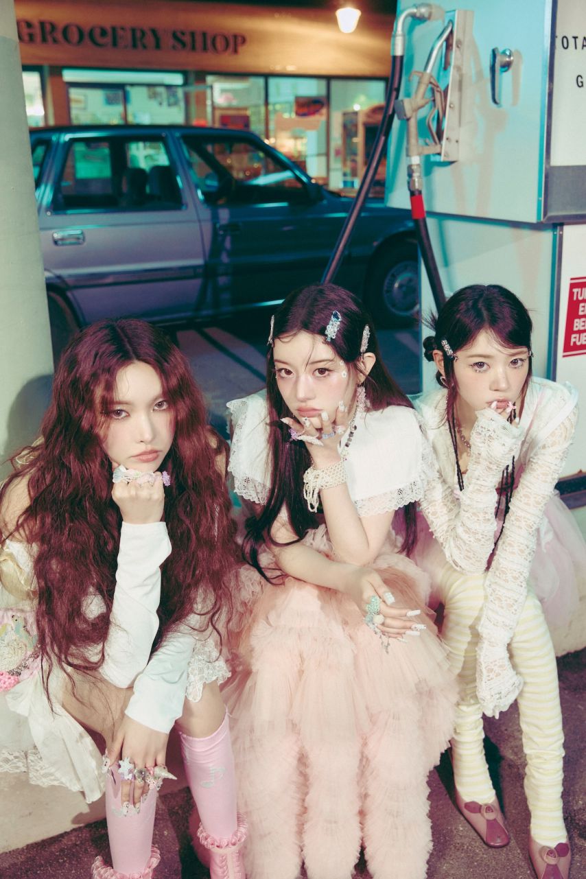 아일릿 Japan 1st Single ',時よ止まれ', Concept Photo1_12.jpg