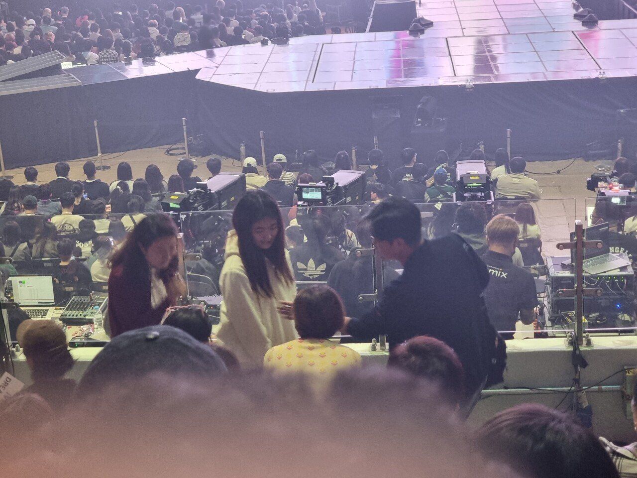 콘서트 보러 온 나영석 보고 빵터진 안유진 4.jpg