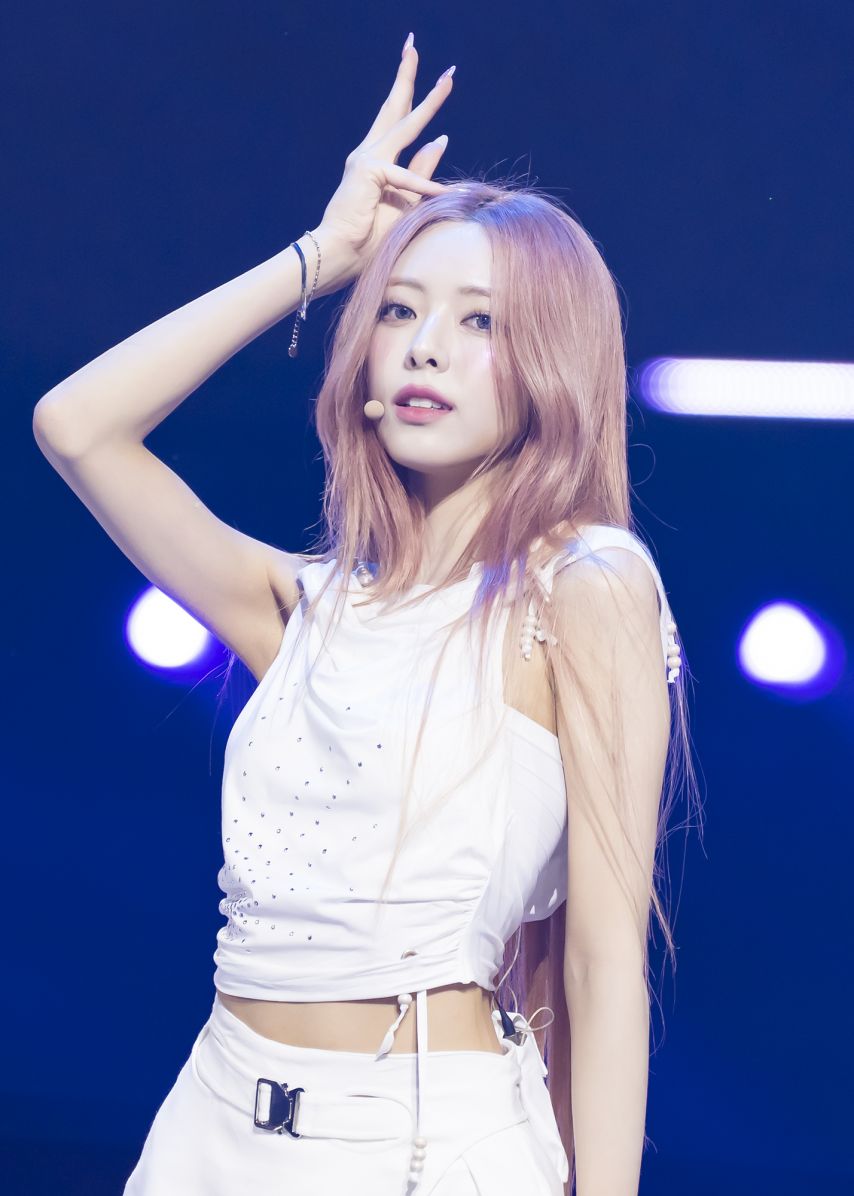 ITZY 유나1_1.jpg