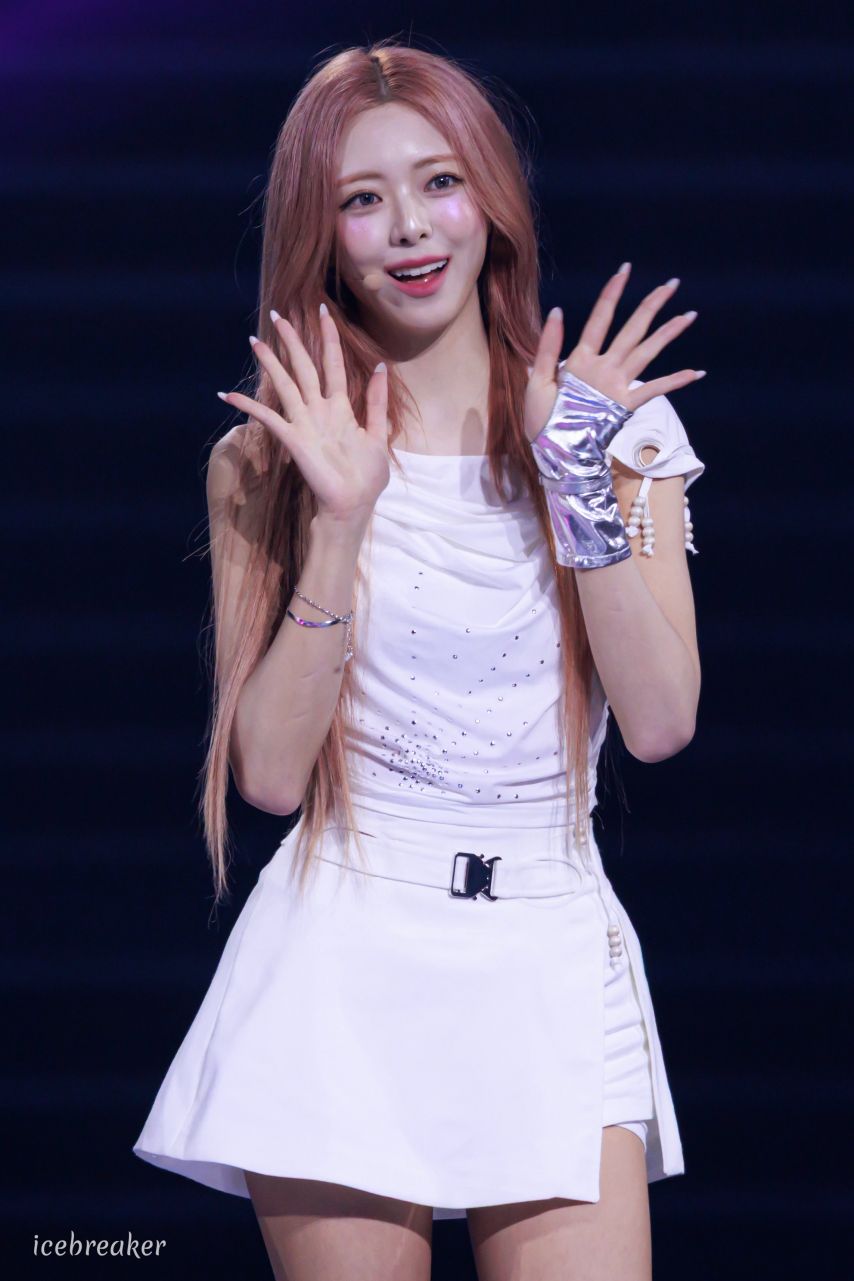 ITZY 유나1_6.jpg