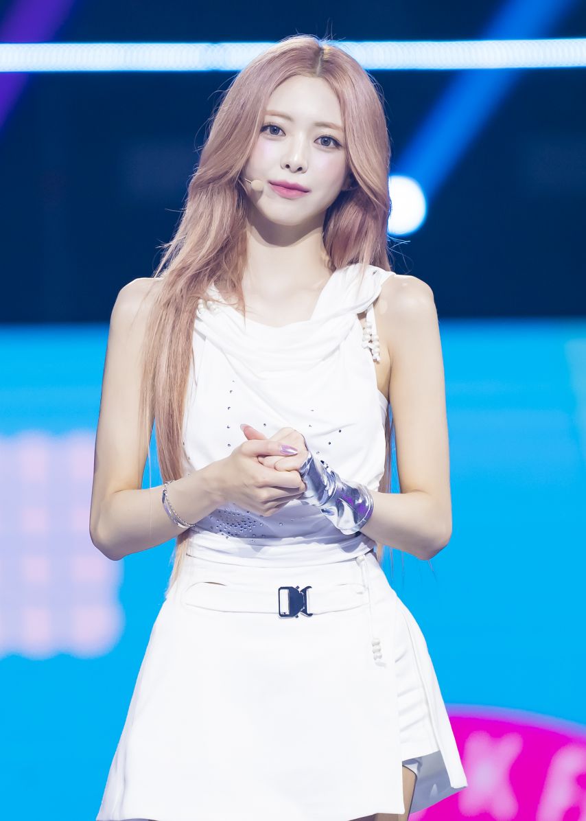 ITZY 유나1_4.jpg