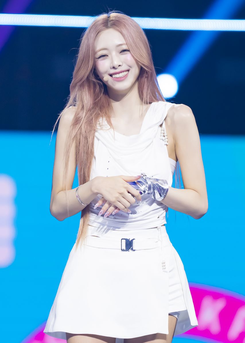 ITZY 유나1_3.jpg