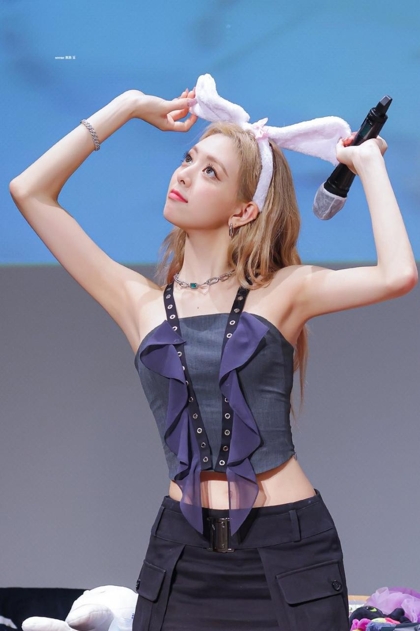 ITZY 유나1_3.jpg