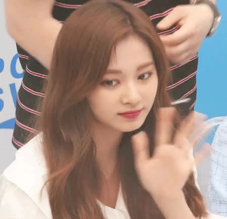 18061016422062511.gif