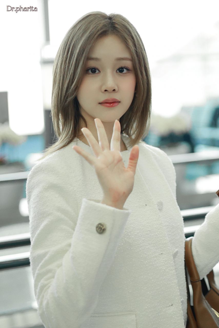 베이비몬스터 파리타1_4.jpg