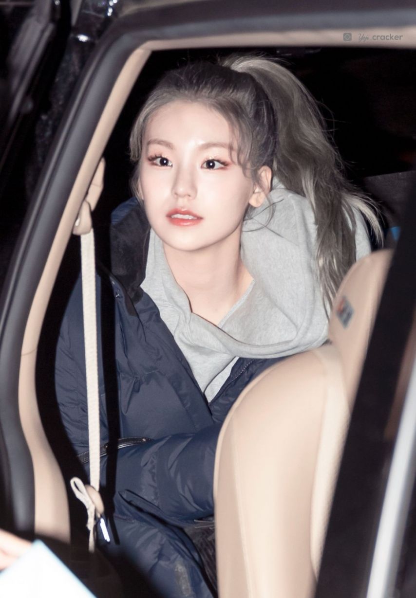 ITZY 예지1_3.jpg