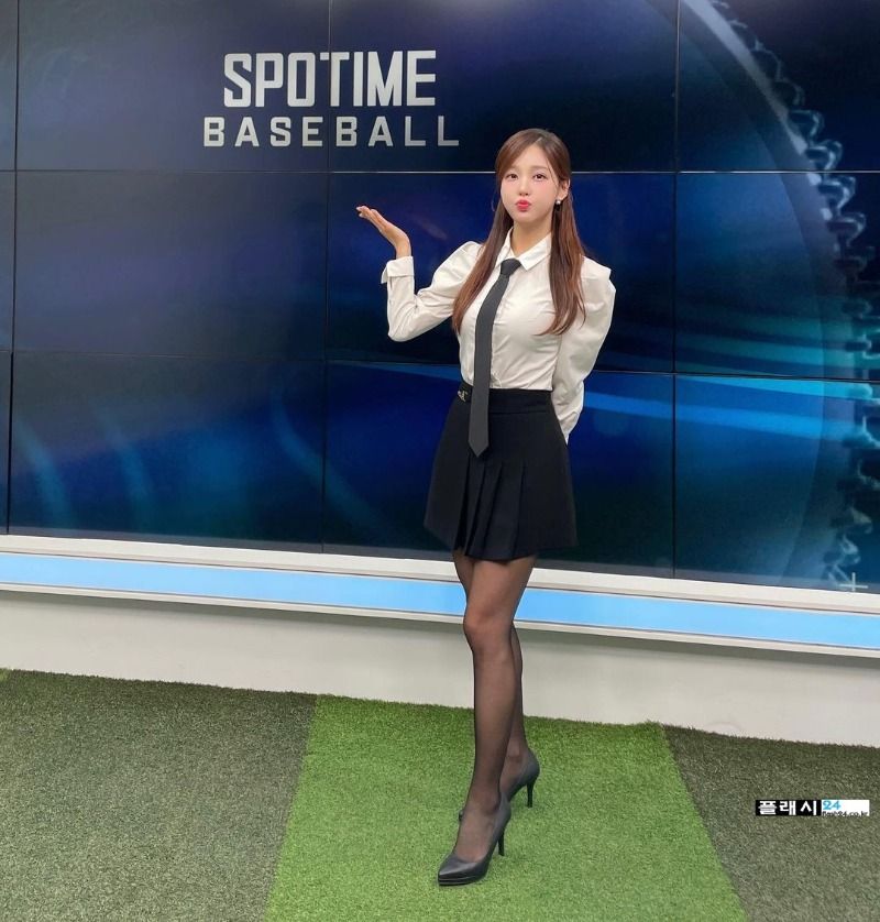 김윤희 아나운서1_3.jpg