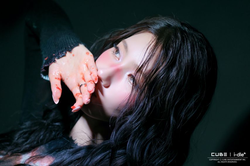 아이들 미연 2nd Mini Album [MY, Lover] Intro Film 비하인드1_6.jpeg