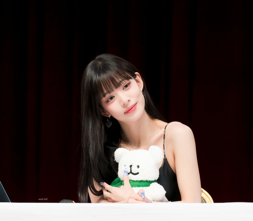 프로미스나인 이채영1_1.jpg