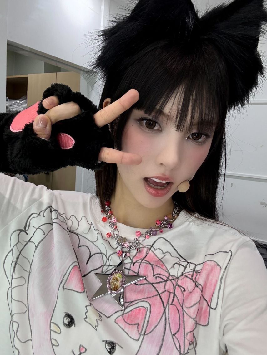 아일릿 윤아1_3.jpg