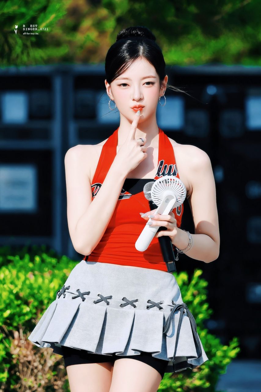 ITZY 리아1_4.jpg