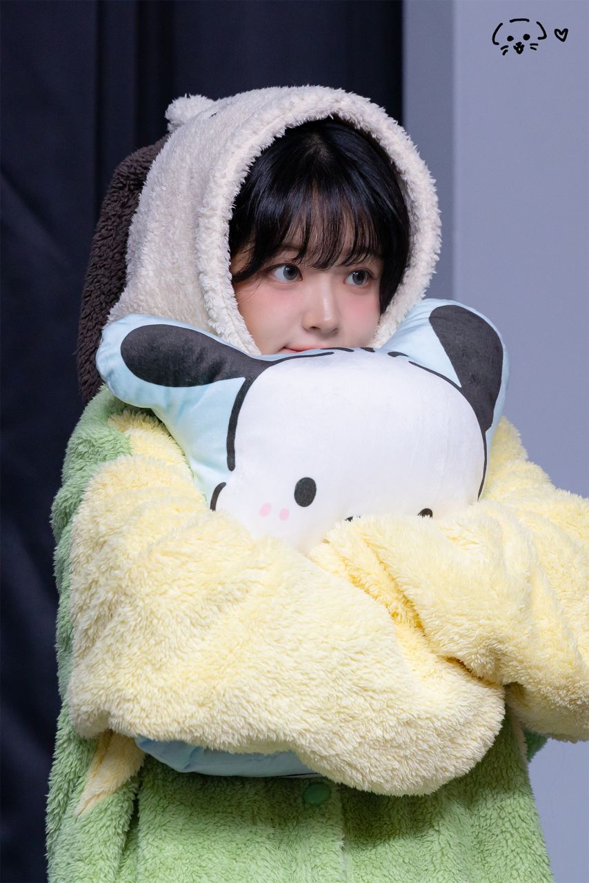 [QWER] 쵸단1_2.jpg