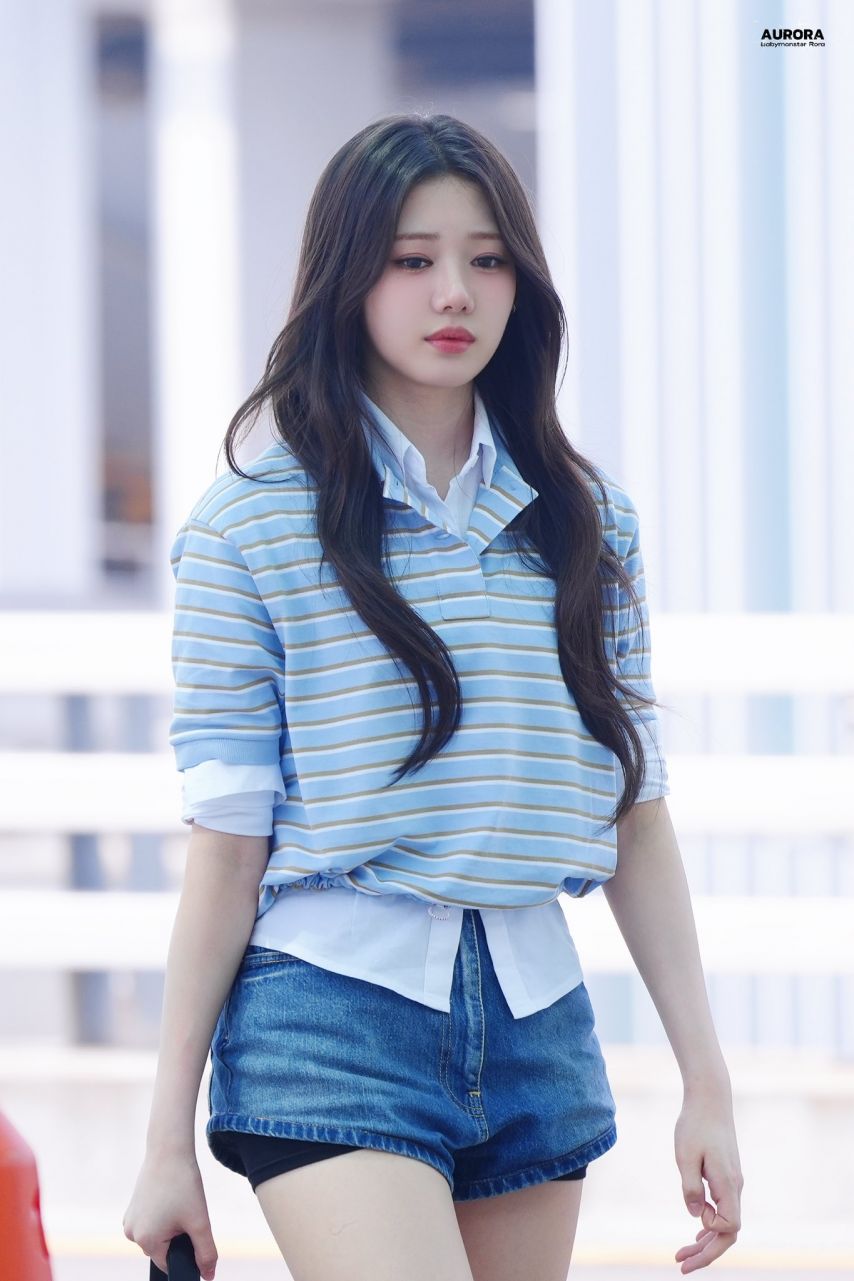 베이비몬스터 로라2_3.jpg