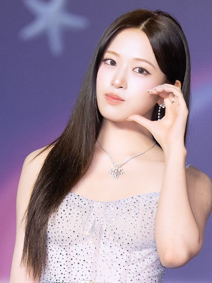 아이브 안유진1_5.jpg
