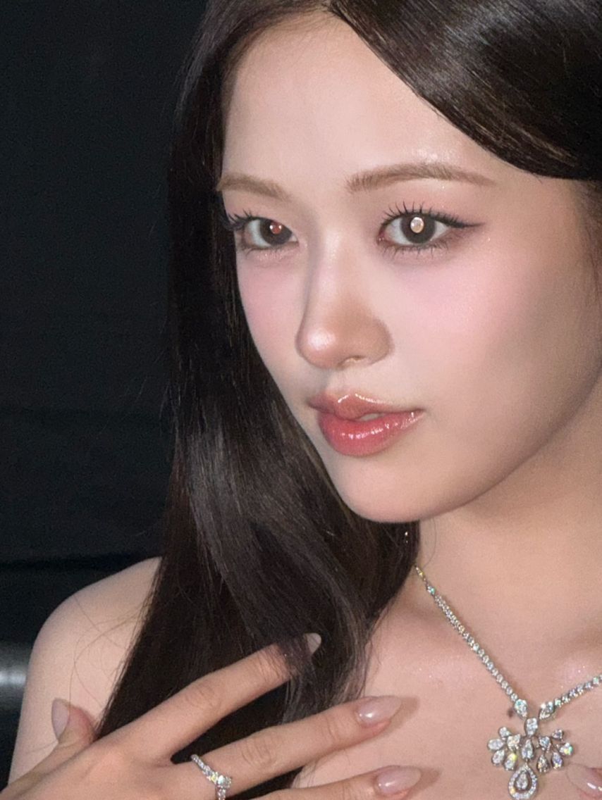 아이브 안유진1_3.jpg