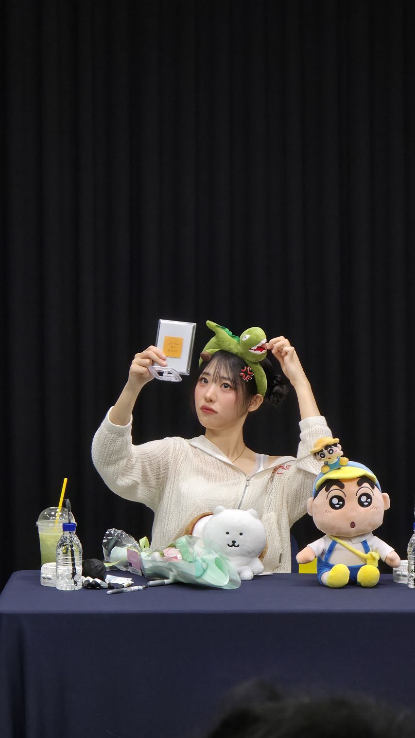 QWER 마젠타1_1.jpg