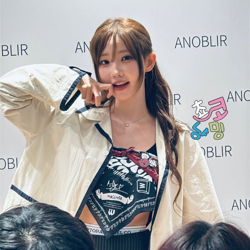 QWER 마젠타2_1.jpg