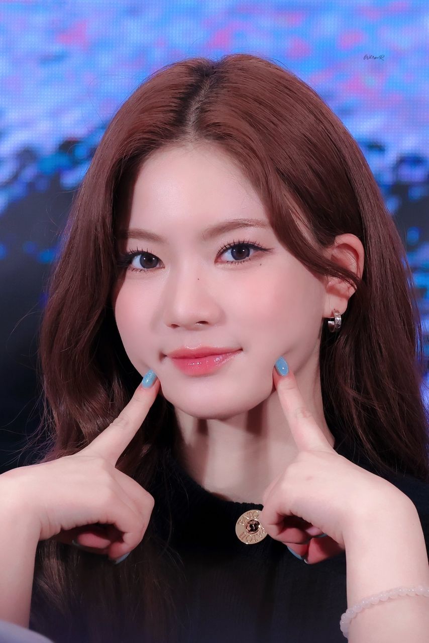 스테이씨 아이사1_3.jpg