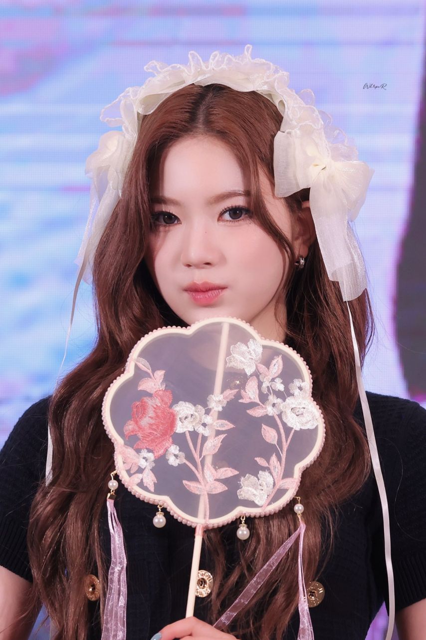 스테이씨 아이사1_5.jpg