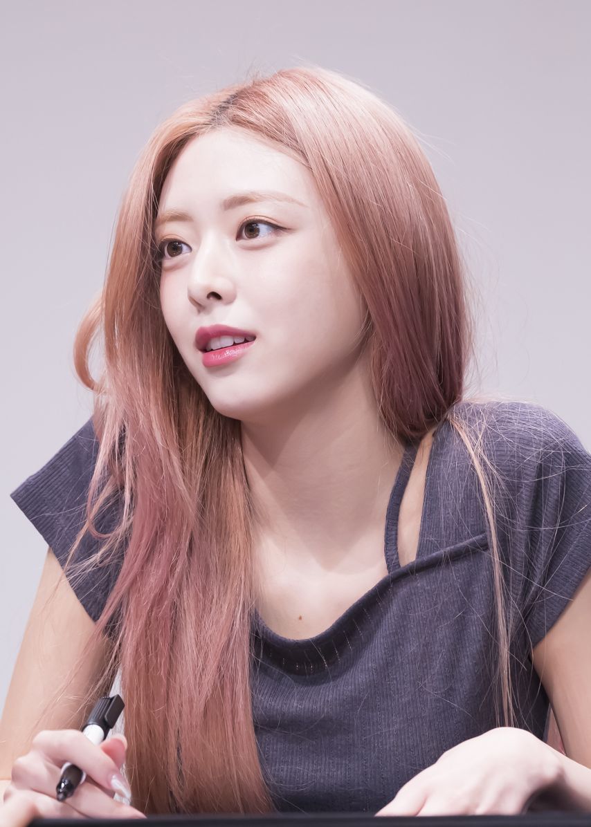 ITZY 유나1_6.jpg