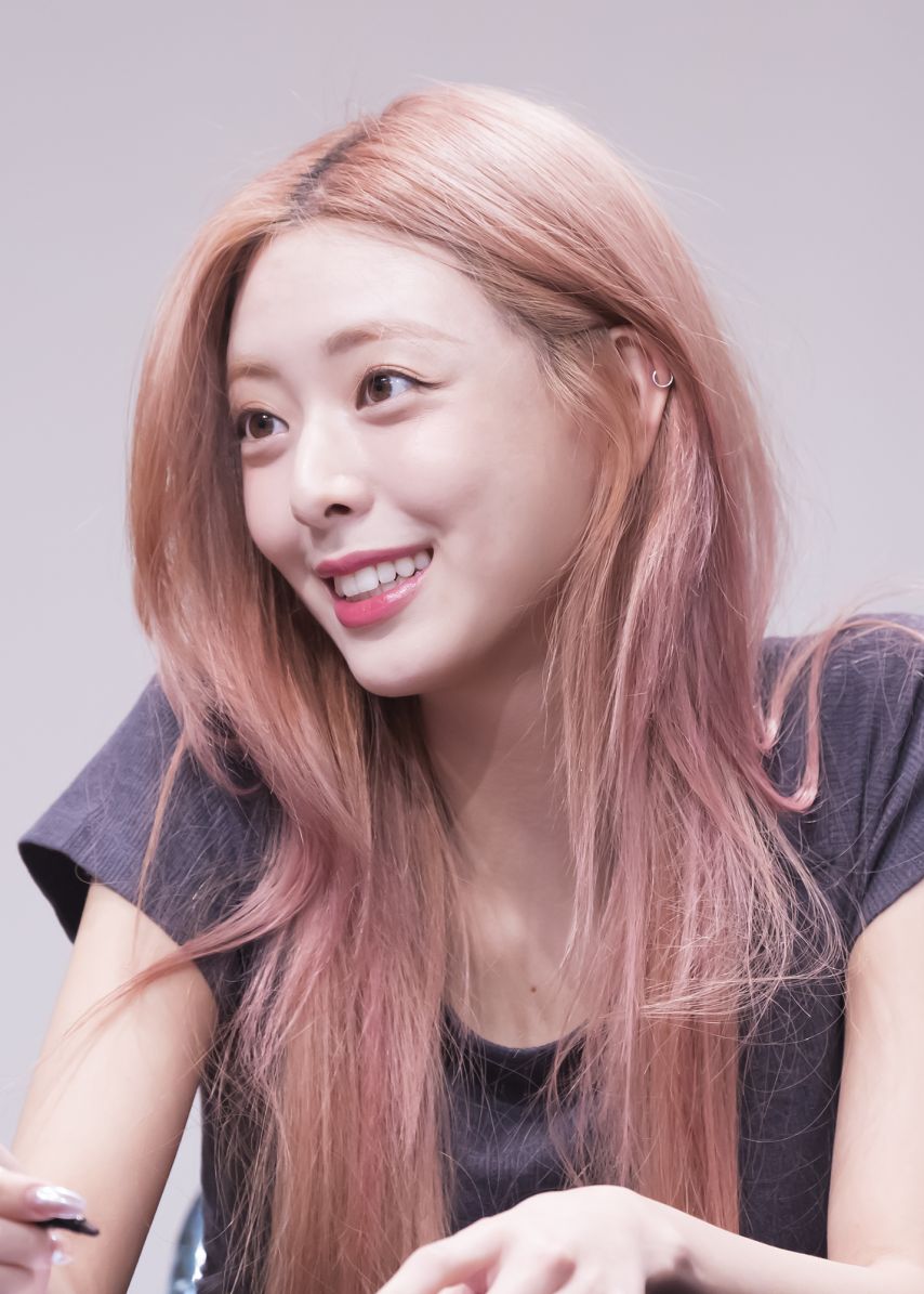 ITZY 유나1_4.jpg