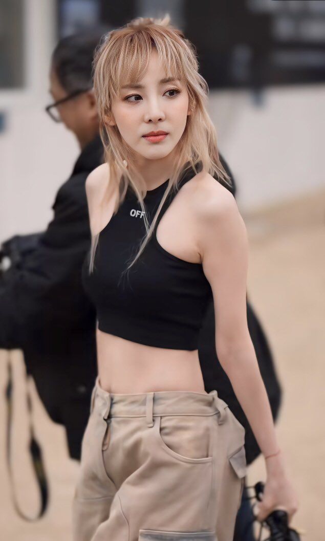 2NE1 산다라박1_2.jpeg