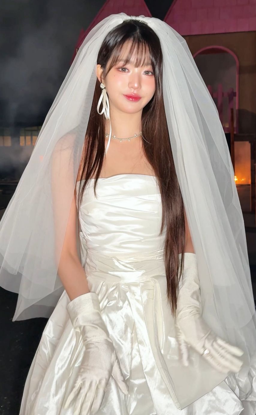 웨딩드레스를 입은 공주님 아이브 장원영1_1.jpg