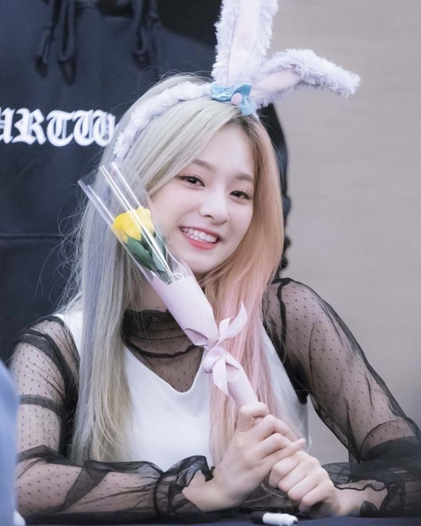 프로미스나인 이나경_5.jpg