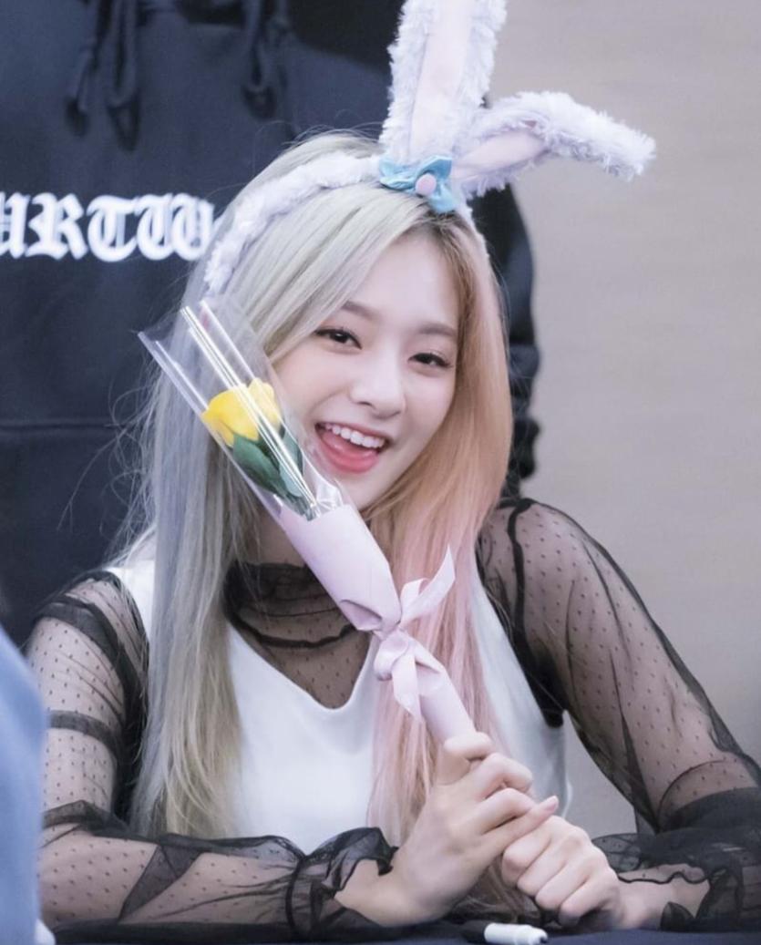 프로미스나인 이나경_6.jpg