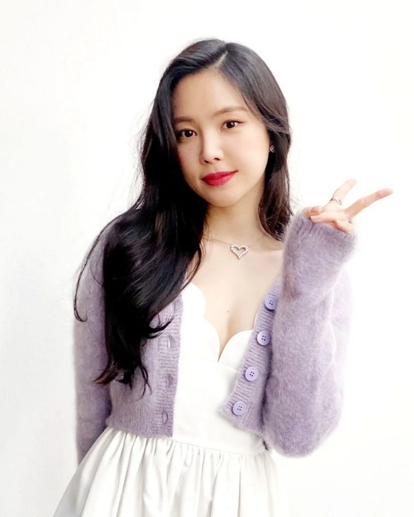 배우 손나은1_1.jpg