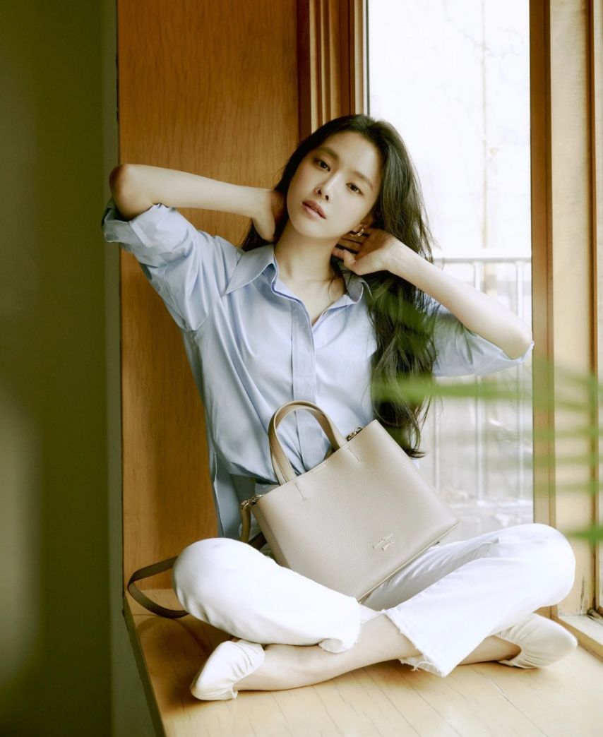 배우 손나은1_3.jpg