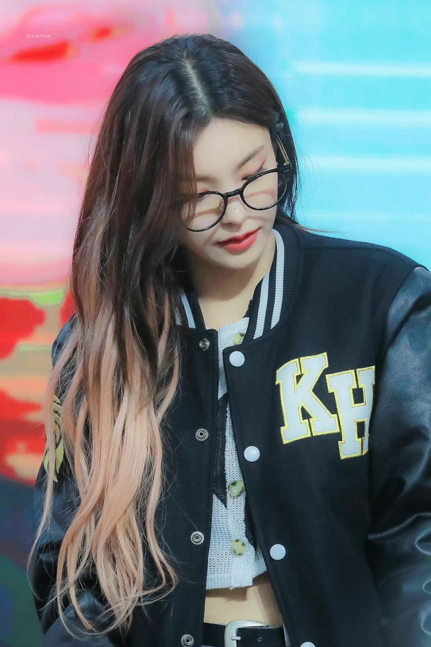 ITZY 예지1_3.jpg