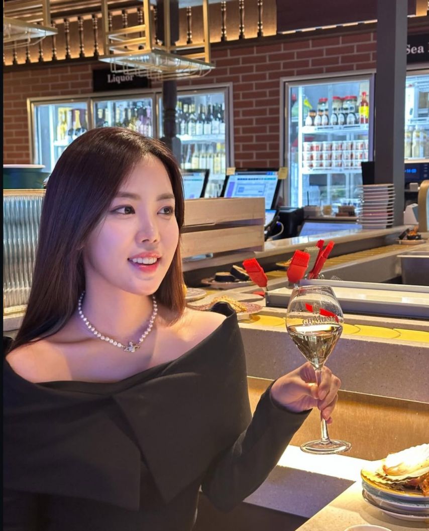 박희원 기상캐스터 각선미1_3.jpg
