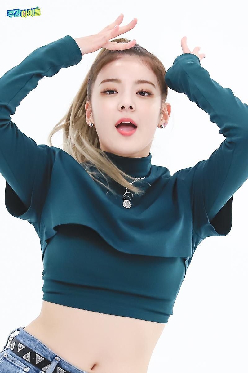 ITZY 리아1_1.jpg