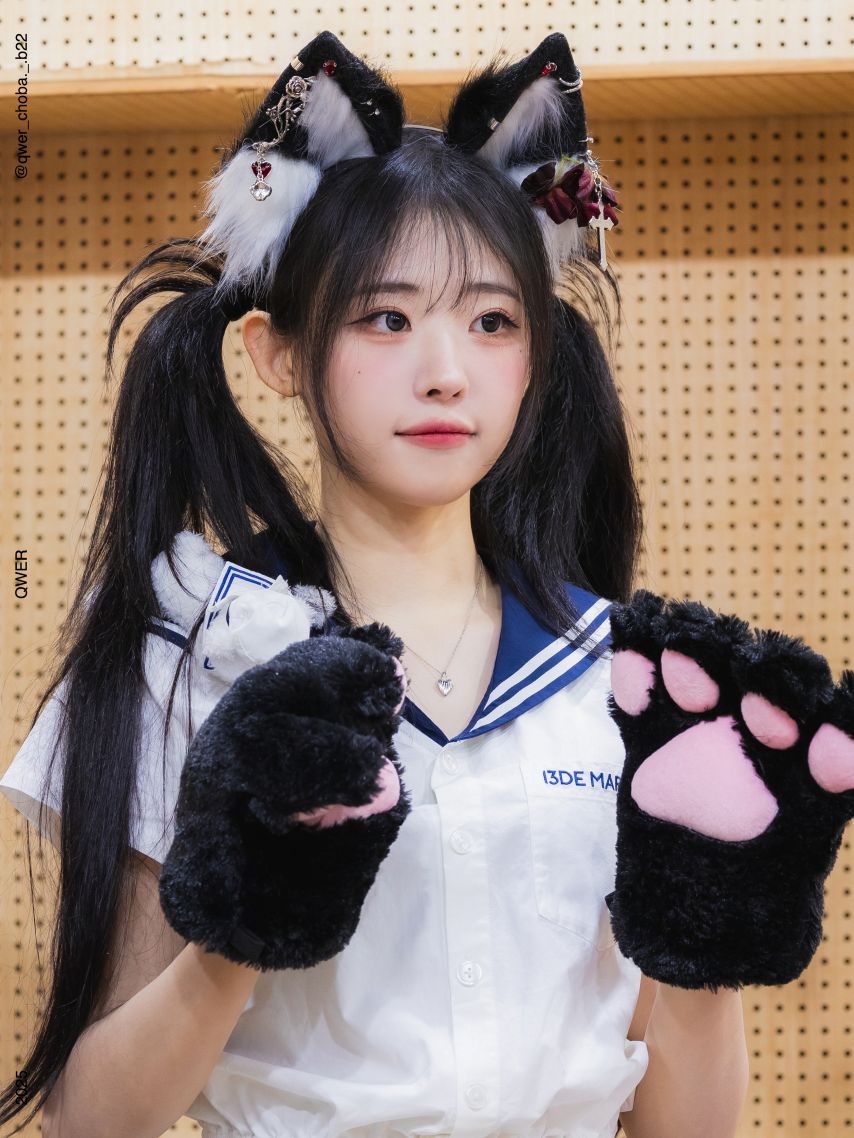 QWER 히나1_1.jpg