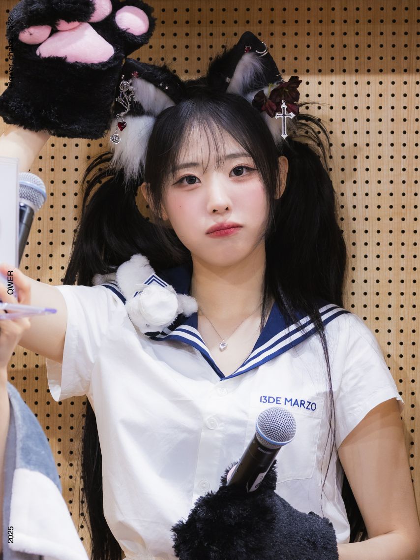QWER 히나1_2.jpg
