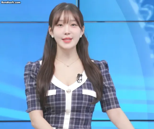 체크원피스 검스 각선미 김윤희 아나운서 - 스탐베 프리뷰쇼26.webp